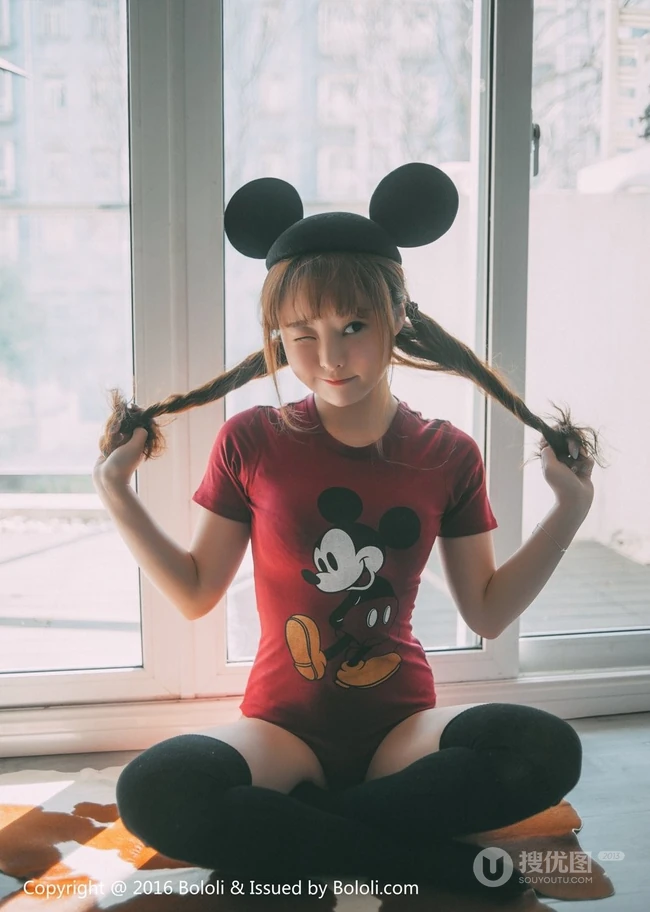可爱少女七宝唯美室外写真，恬静怡然享受生活