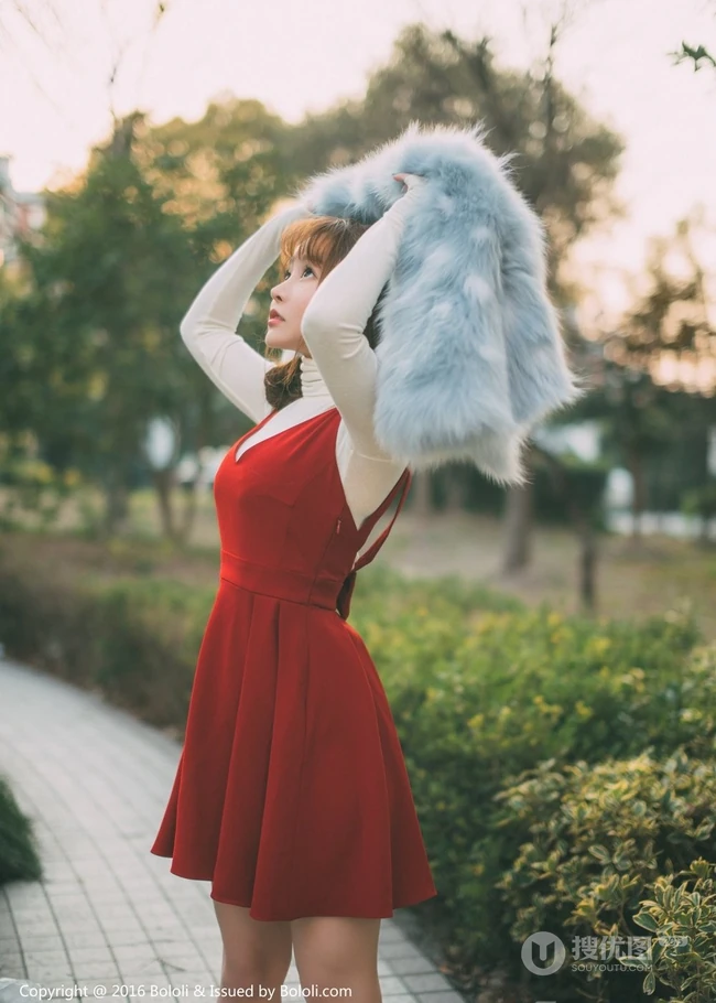 可爱少女七宝唯美室外写真，恬静怡然享受生活