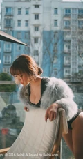 可爱少女七宝唯美室外写真，恬静怡然享受生活