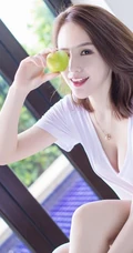 气质时尚气质女生刘奕宁Lynn高清纯白家居服室内写真集