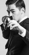帅气明星唐晓天黑白写真，笔挺西装演绎摩登绅士