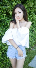 气质女模Yumi尤美清新气质短裤类写真，户外户内皆动人