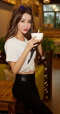 惬意的生活 娇小软妹子梁莹Sugar高清惬意室内照