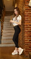 惬意的生活 娇小软妹子梁莹Sugar高清惬意室内照