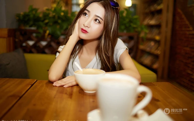 惬意的生活 娇小软妹子梁莹Sugar高清惬意室内照