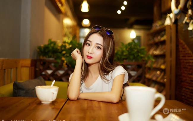 惬意的生活 娇小软妹子梁莹Sugar高清惬意室内照