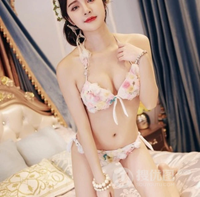 气质可爱又高挑的女生颖儿EI高清家居服室内写真