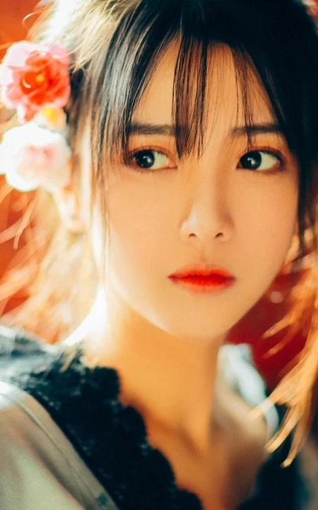 色彩浓郁，油画般的感觉，唯少女和服室内摄影写真