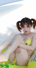海边靓丽的风景线，女生徐cake气质泳装高清海边写真