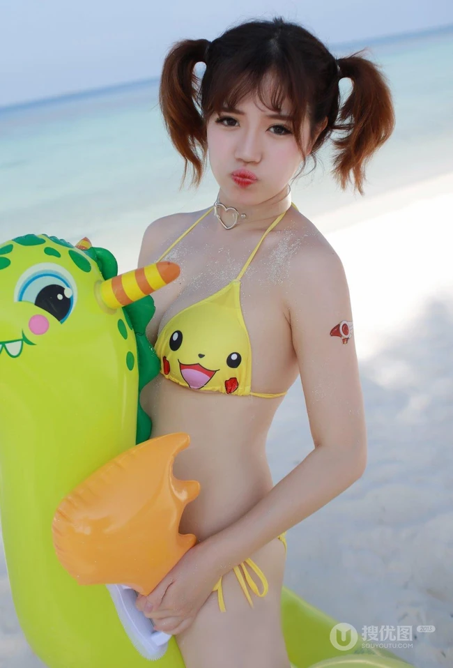海边靓丽的风景线，女生徐cake气质泳装高清海边写真