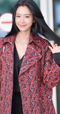 亚洲第一女生李成敏（克拉拉）紧身裤海边写真图集