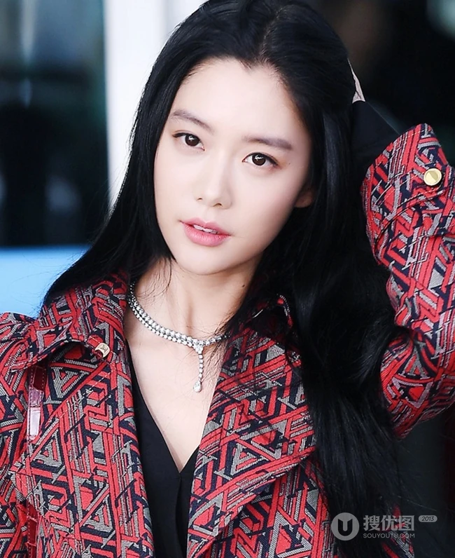 亚洲第一女生李成敏（克拉拉）紧身裤海边写真图集