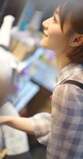 清新短发可爱少女逛街游玩高清写真美图