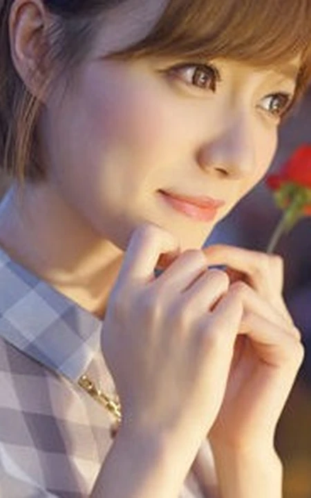 清新短发可爱少女逛街游玩高清写真美图