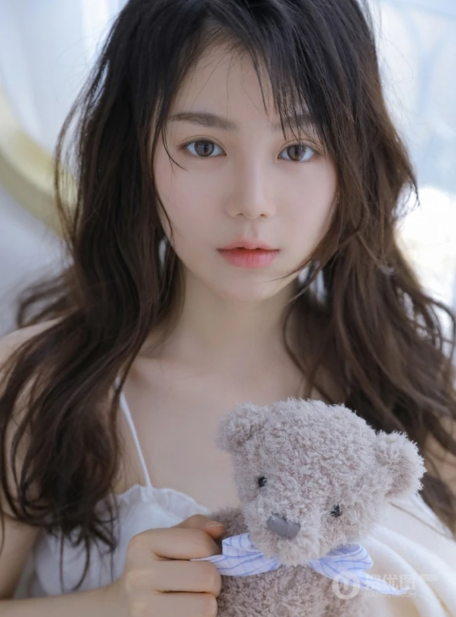 清新清纯少女室内写真照片 面容纯美，皮肤白皙