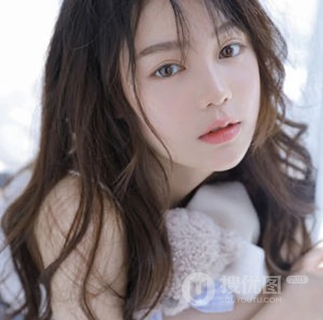 清新清纯少女室内写真照片 面容纯美，皮肤白皙