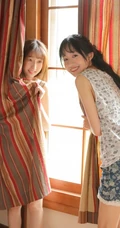 女生姐妹唯美日常室内写真美图，一对好闺蜜还是什么
