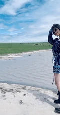 清新女生明星段奥娟户外草原唯美写真