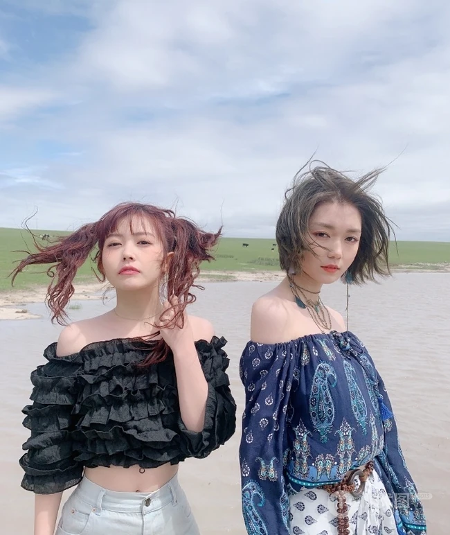 清新女生明星段奥娟户外草原唯美写真