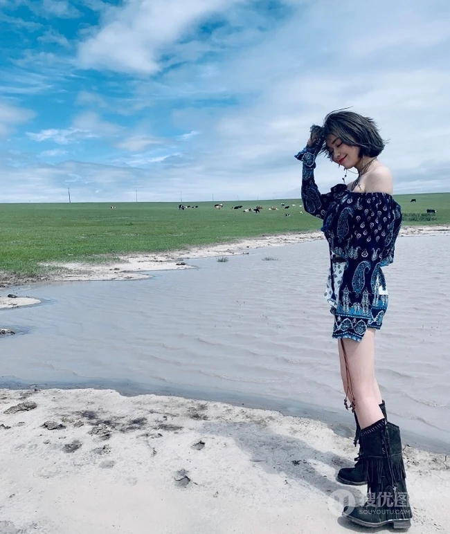 清新女生明星段奥娟户外草原唯美写真
