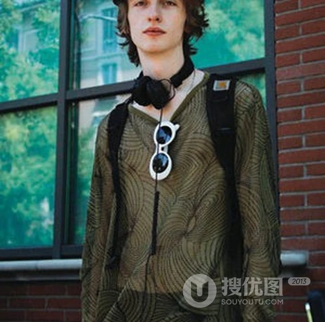 好看的欧美男模们街拍图片，看下台后的他们日常穿搭