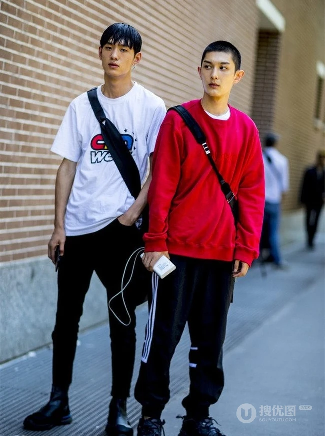 好看的欧美男模们街拍图片，看下台后的他们日常穿搭