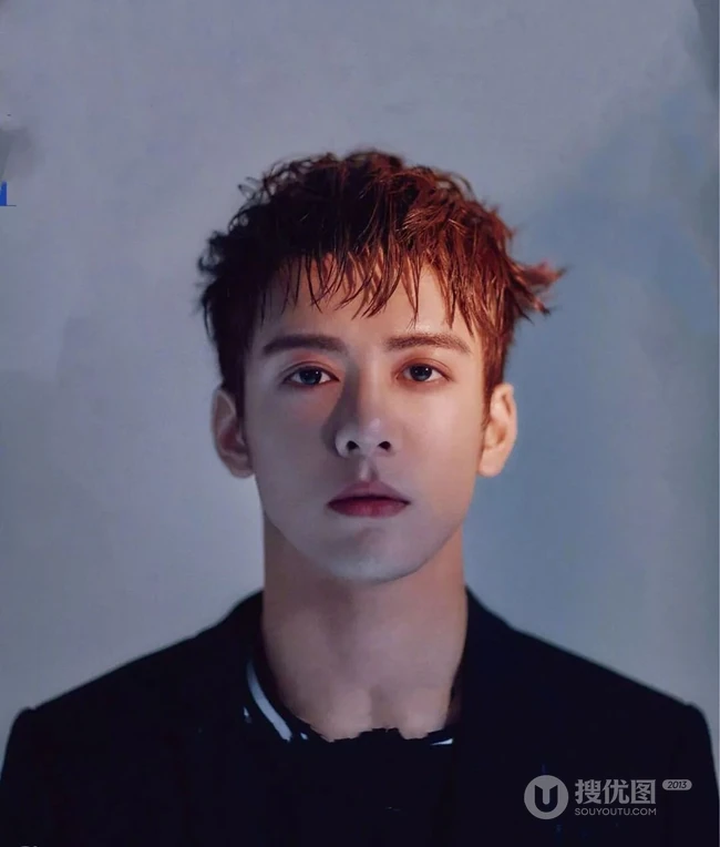大眼睛阳光型男曾舜晞（Joseph）微卷湿发发型图片 第2张