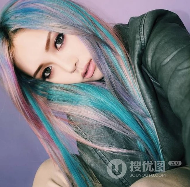 大胆而个性的非主流女生发色图片，多种颜色齐聚一头 第7张