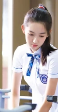 王玉雯饰演《少年派》里的校花邓小琪校服装纯美个人剧照
