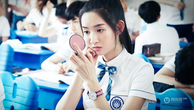王玉雯饰演《少年派》里的校花邓小琪校服装纯美个人剧照