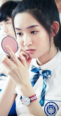 王玉雯饰演《少年派》里的校花邓小琪校服装纯美个人剧照