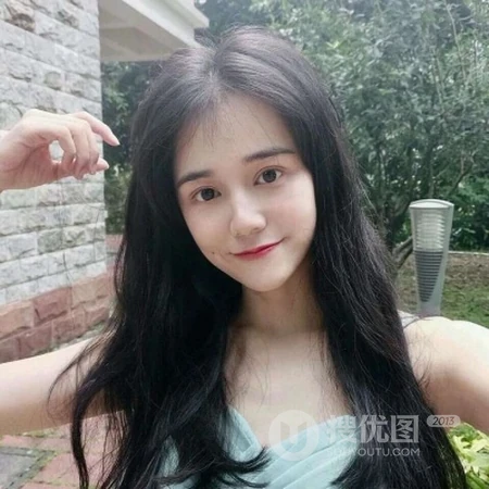 好看的少女户外自拍，或室内照等清新微信头像
