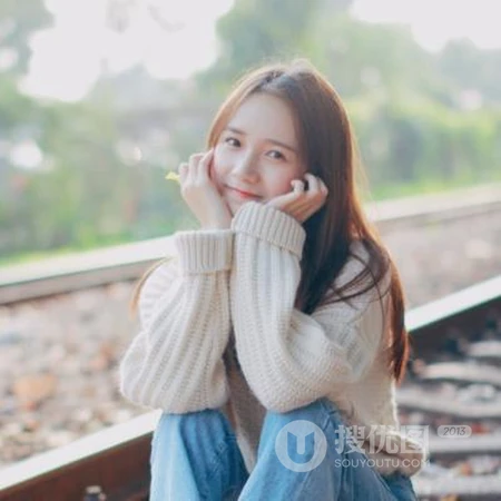 好看的少女户外自拍，或室内照等清新微信头像