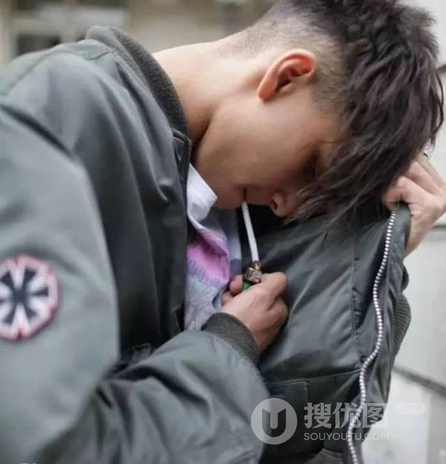 几款适合大众男士的明星中短发潮流发型图片 第4张