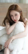 甜美文艺短裤线条感少女居家看书吃棒棒糖唯美写真