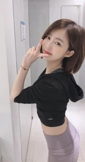 台湾气质女生翁子婷自拍美图，以及生活照片图集