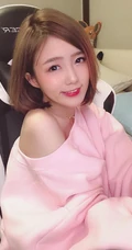 台湾气质女生翁子婷自拍美图，以及生活照片图集