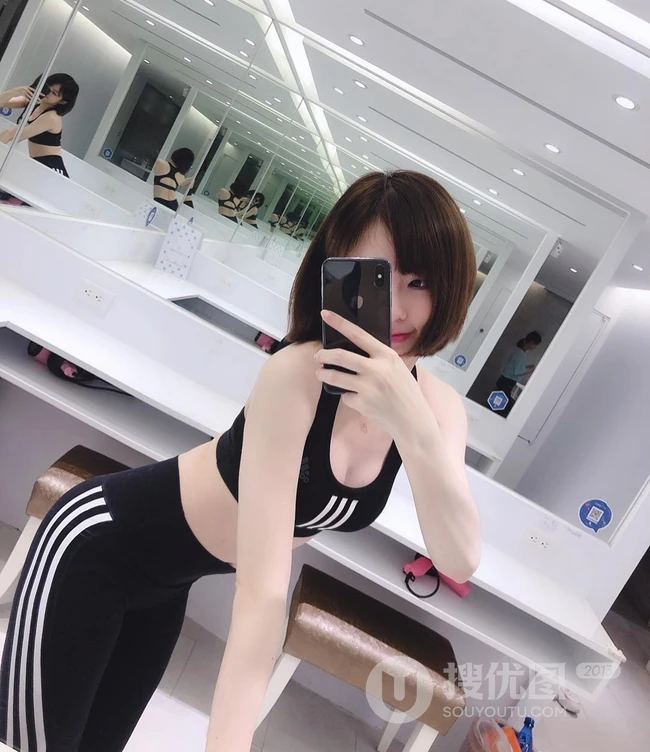 台湾气质女生翁子婷自拍美图，以及生活照片图集