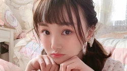 双马尾可爱小姑娘睡衣居家清新写真壁纸图片