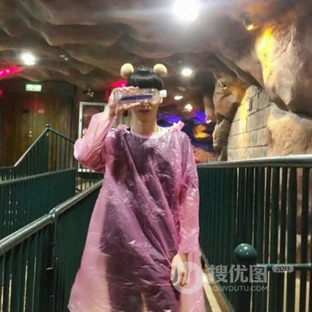 真人情侣一男一女个性高冷一左一右两人分开头像