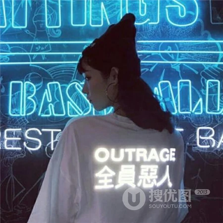 真人情侣一男一女个性高冷一左一右两人分开头像