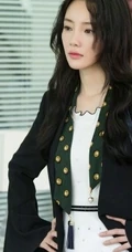 李小璐微博晒各种风格时尚着装动人写真图片
