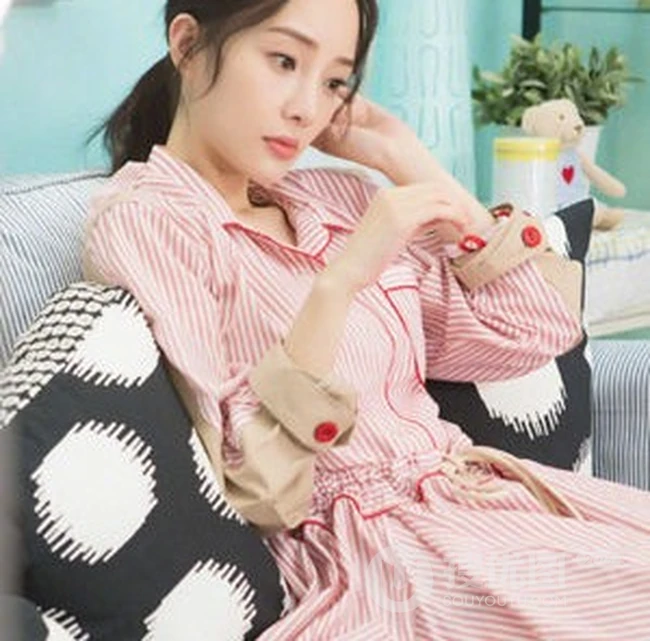 李小璐微博晒各种风格时尚着装动人写真图片