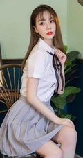精选俊俏好看的白皙气质女生徐肉肉裙子类写真图集