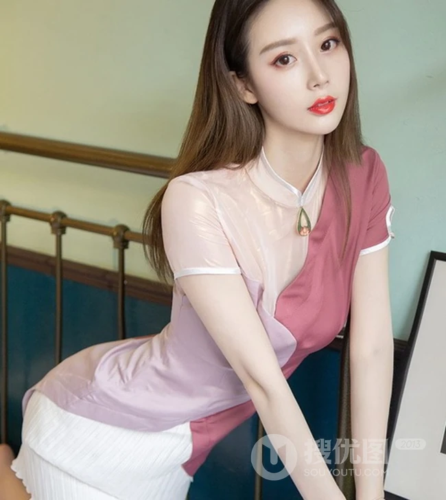 精选俊俏好看的白皙气质女生徐肉肉裙子类写真图集