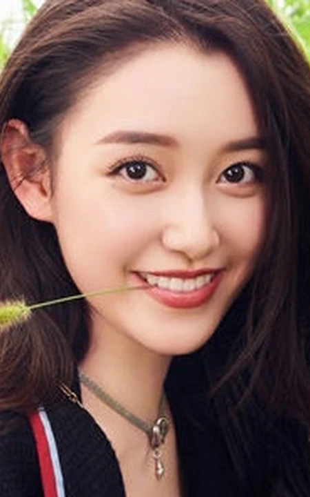 少女蒋依依时尚青春户外写真大片图集