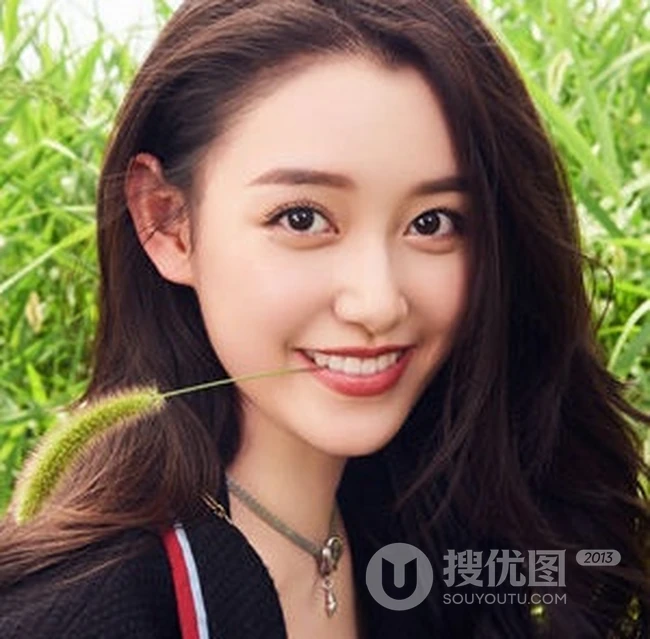 少女蒋依依时尚青春户外写真大片图集
