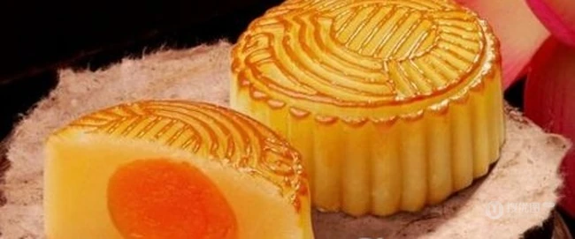 广式月饼图片-蛋黄馅广式月饼图片-美食中秋之广式月饼 第6张