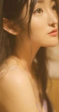白皙好看的美背女生沈梦瑶肩带连衣裙系列唯美写真