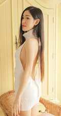 白皙好看的美背女生沈梦瑶肩带连衣裙系列唯美写真
